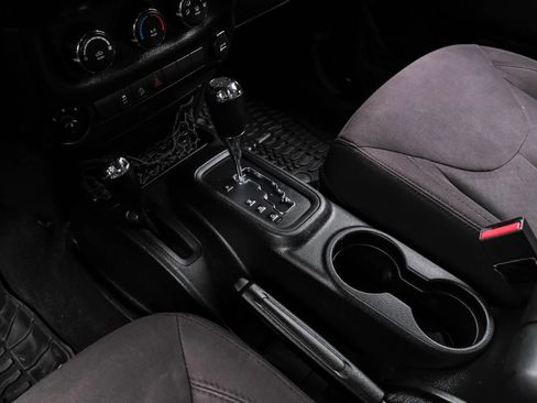 Used 2015 Jeep Wrangler Sport image 18