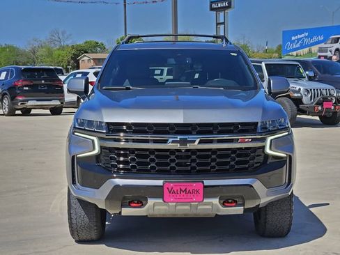 Used 2022 Chevrolet Tahoe Z71 w/ Luxury Package image 2