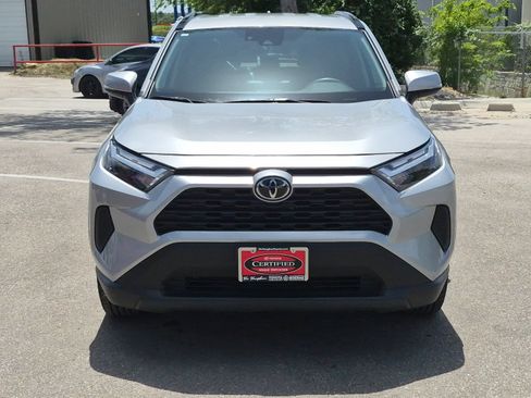 Used 2025 Toyota RAV4 XLE FWD image 8