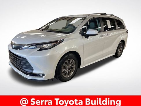 Certified 2023 Toyota Sienna XLE AWD/4WD image 1
