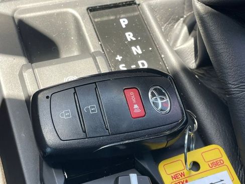 Used 2024 Toyota Tacoma SR5 AWD/4WD image 13