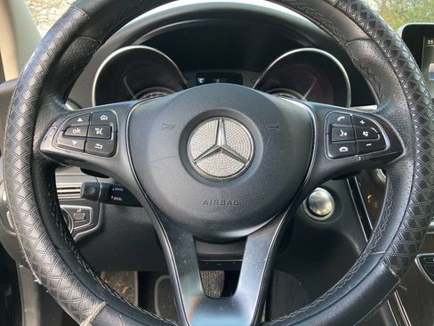 Used 2017 Mercedes-Benz C 300 C 300 4MATIC AWD 4dr Sedan image 19