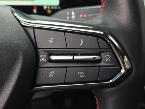 Used 2025 Chevrolet Equinox RS w/ Convenience Package III image 30