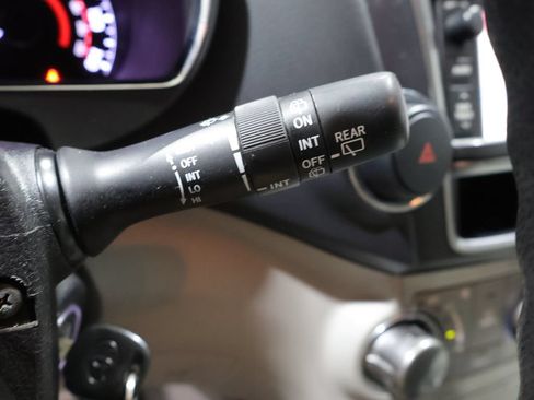 Used 2013 Toyota Highlander Plus AWD/4WD image 33