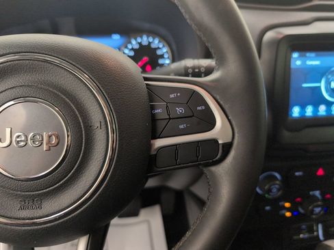 Used 2021 Jeep Renegade Latitude FWD image 37