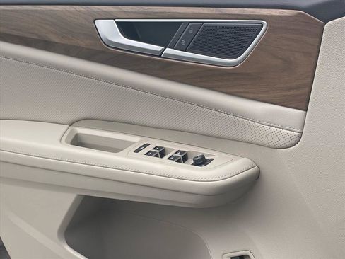 New 2026 Volkswagen Atlas SE FWD image 11