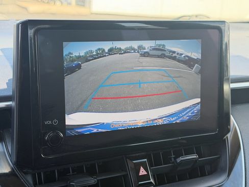 Used 2024 Toyota Corolla LE FWD image 27