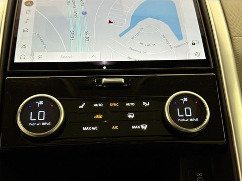 New 2026 Land Rover Discovery Limited Edition AWD/4WD image 16