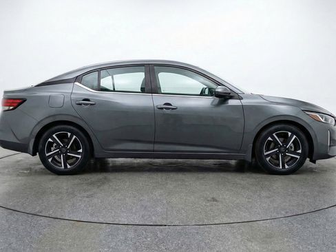Used 2025 Nissan Sentra SV FWD image 11