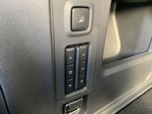 New 2026 Lincoln Navigator Premiere image 13