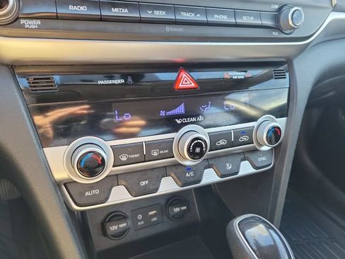 Used 2020 Hyundai Elantra SE w/ Cargo Package (C1) FWD image 29