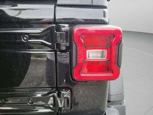 Used 2025 Jeep Wrangler Unlimited Rubicon 4xe w/ Convenience Group image 89