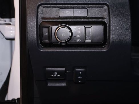 Certified 2023 Ford F550 4x4 Crew Cab Super Duty image 29