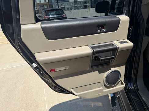 Used 2004 HUMMER H2 w/ Preferred Equipment Group AWD/4WD image 20