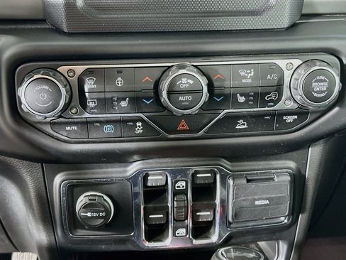 Used 2023 Jeep Wrangler Unlimited w/ Cold Weather Group AWD/4WD image 22
