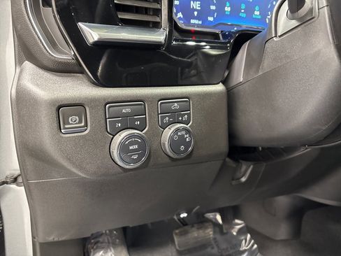 Used 2023 Chevrolet Silverado 1500 LT image 21