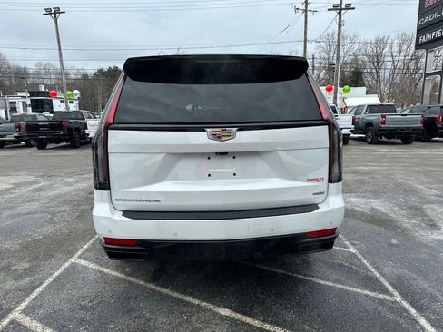 Certified 2022 Cadillac Escalade Sport w/ Touring Package image 5