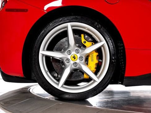 Certified 2018 Ferrari 488 GTB RWD image 20