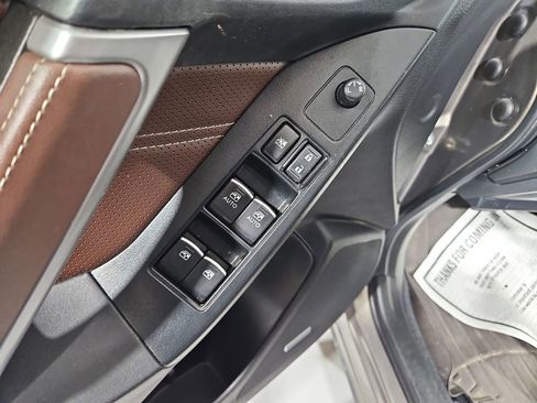 Used 2017 Subaru Forester 2.5i Touring w/ Popular Package #2 image 12