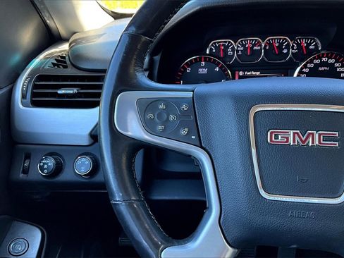 Used 2016 GMC Yukon XL SLT image 17