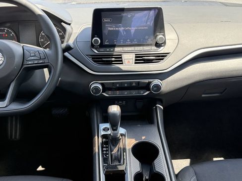 Certified 2025 Nissan Altima 2.5 S FWD image 14