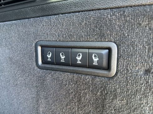 Used 2023 Jeep Grand Wagoneer Series III w/ Rear-Seat Entertainment Group AWD/4WD image 30