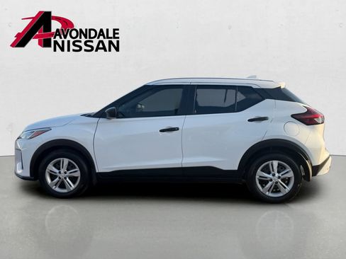 Certified 2025 Nissan Kicks Play S FWD image 2