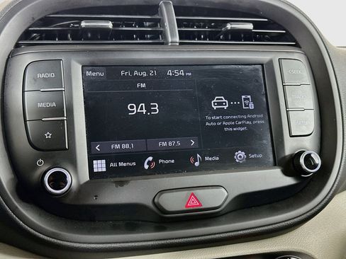 Used 2025 Kia Soul LX w/ LX Technology Package FWD image 21