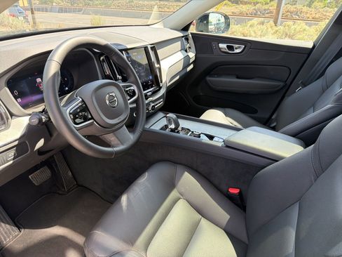 Used 2025 Volvo XC60 B5 Plus AWD/4WD image 20