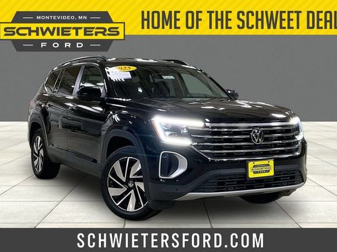 Used 2025 Volkswagen Atlas SE AWD/4WD image 1