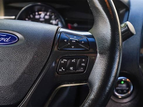 Used 2018 Ford Explorer XLT w/ Equipment Group 202A image 17