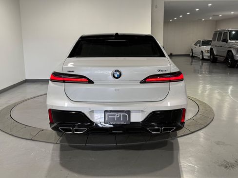 Used 2023 BMW 760i xDrive w/ Executive Package AWD/4WD image 18