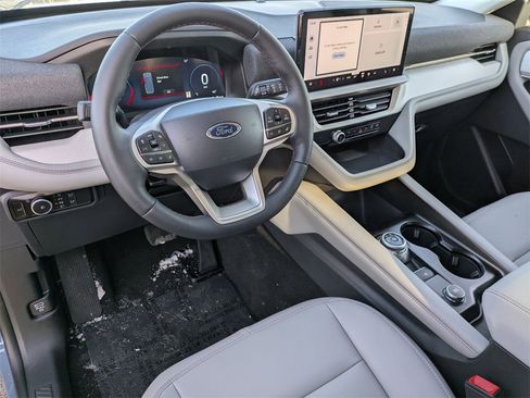 New 2026 Ford Explorer Active w/ Active Comfort Package image 10