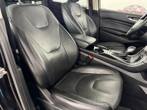 Used 2017 Ford Edge Titanium w/ Equipment Group 301A AWD/4WD image 39