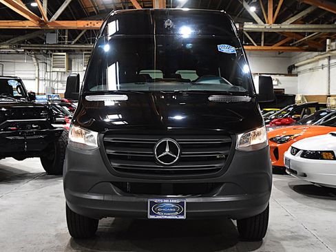 Used 2023 Mercedes-Benz Sprinter 2500 image 2