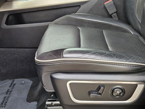 Used 2019 RAM 1500 Laramie image 31