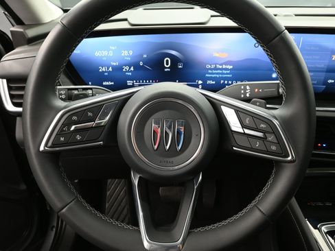 Used 2024 Buick Envision Preferred image 13