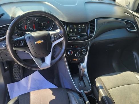 Used 2019 Chevrolet Trax LT w/ LT Convenience Package AWD/4WD image 24