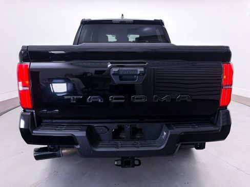 Used 2025 Toyota Tacoma TRD Off-Road AWD/4WD image 15