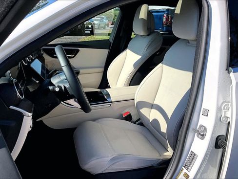 Used 2025 Mercedes-Benz C 300 4MATIC Sedan image 8