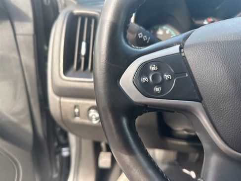 Used 2022 Chevrolet Colorado LT w/ LT Convenience Package image 17