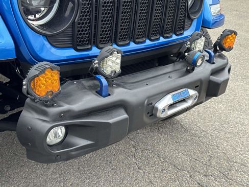 Used 2024 Jeep Wrangler Unlimited Sahara w/ Safety Group image 7