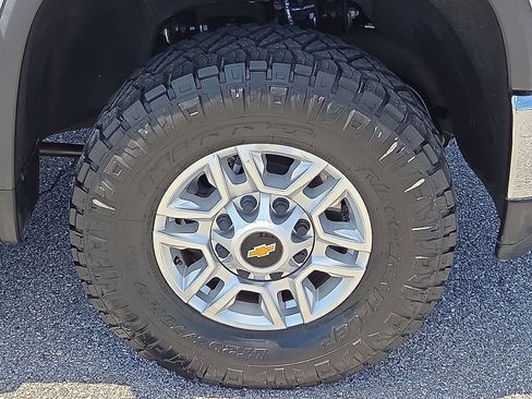 Used 2022 Chevrolet Silverado 2500 LT AWD/4WD image 7