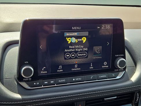 Used 2022 Nissan Rogue SV w/ SV Premium Package image 27