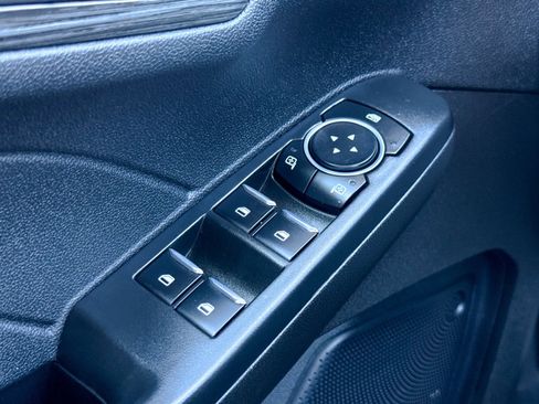 Certified 2023 Ford Escape Platinum image 32