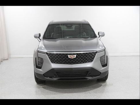 Used 2024 Cadillac XT4 Premium Luxury AWD/4WD image 2