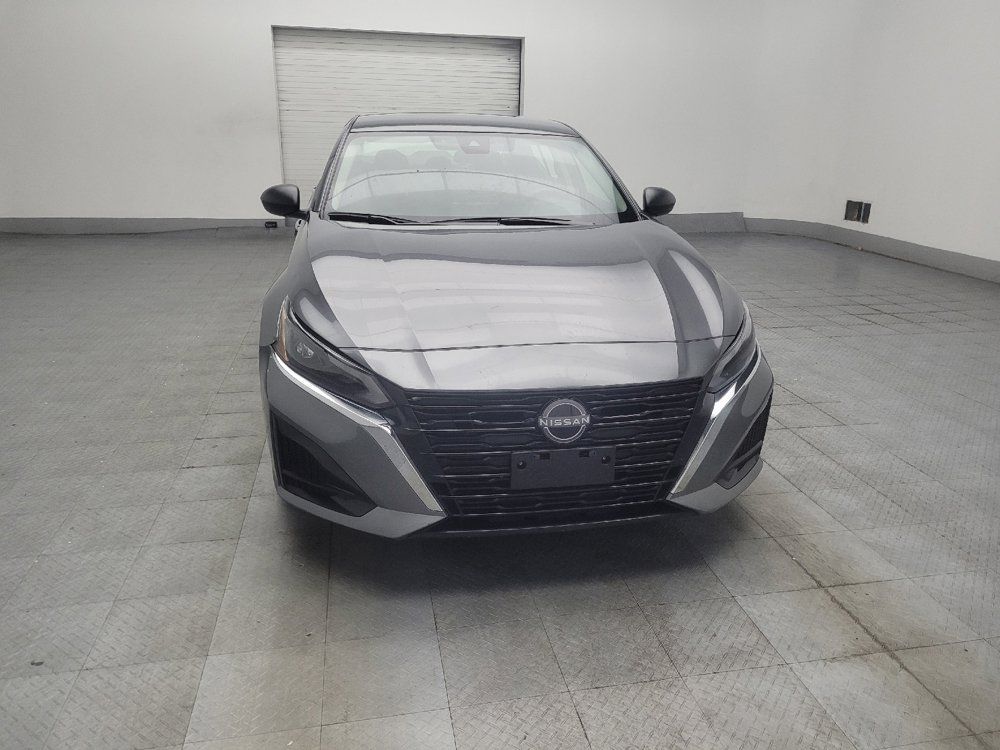 Used 2025 Nissan Altima 2.5 SV FWD image 14