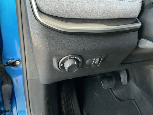 Used 2023 Jeep Compass Sport image 26