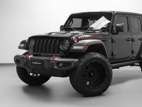 Used 2018 Jeep Wrangler Unlimited Rubicon w/ Dual Top Group AWD/4WD image 7