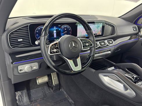 Used 2023 Mercedes-Benz Maybach GLS 600 4MATIC image 12